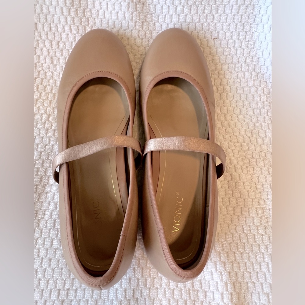 Nude Vionic ballet flats sz 11 (worn 1x)